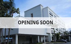 GLō Best Western Ft. Lauderdale-Hollywood Airport Hotel